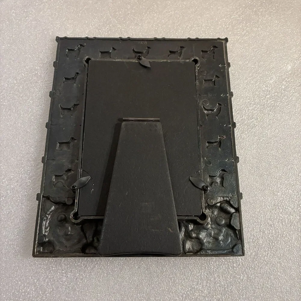 Pewter Picture Frame W/4 Dogs Faces & Trimmed W/ Dog Silhouette & Bones. 4”x6”